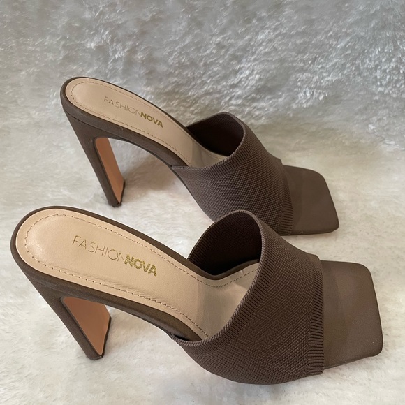 Never Been Worn Fashion Nova Mocha Brown Heeled Mules - Picture 2 of 6